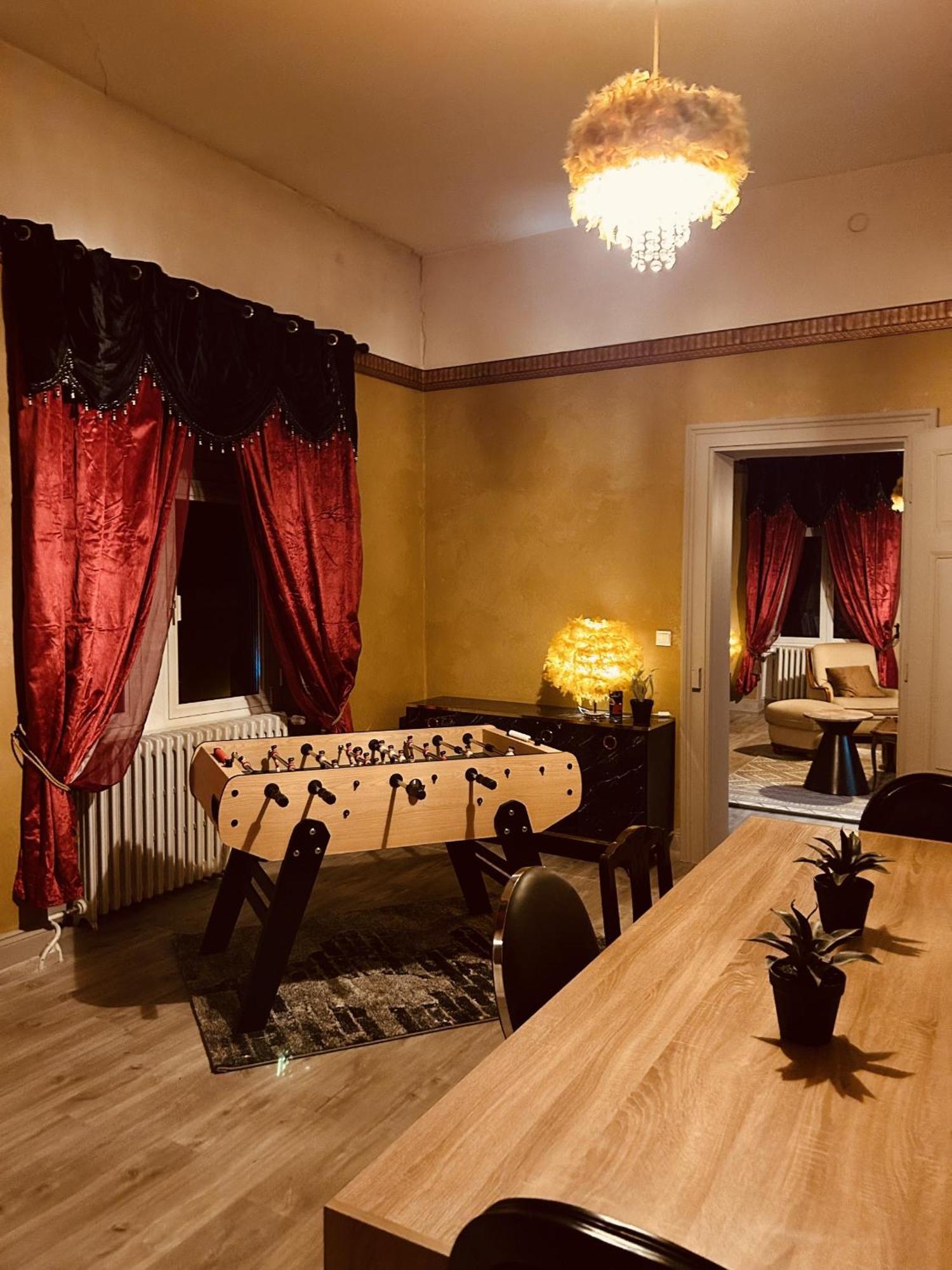 La Mariefacture - Comme A L'Opera Apartment เนิฟ-บริซาค ภายนอก รูปภาพ